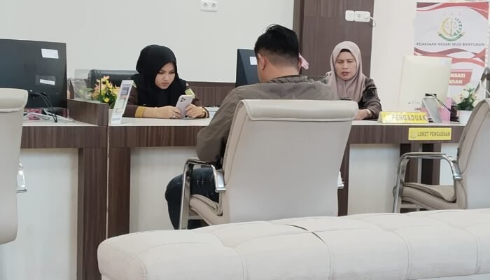 Datangi Kejari Muba, Chandra; Minta Tindak Lanjut Proses Pemeriksaan Dirut Petro Muba dan Direktur PT MEP