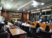 RATUSAN PPPK R-4 DATANGI DPRD MUBA, MINTA KEJELASAN STATUS KEPEGAWAIAN — DISDIKBUD DAN BKSDM HADIR DALAM AUDIENSI