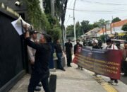 WALIKOTA LUBUKLINGGAU DIDEMO GERAKAN PEMUDA MAHASISWA SUMATRA SELATAN (GAASS)