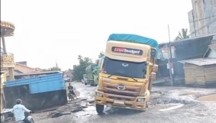 Rakyat Terguncang di Jalan Rusak, Gubernur Sumsel Tetap Stabil di Kursi Kekuasaan